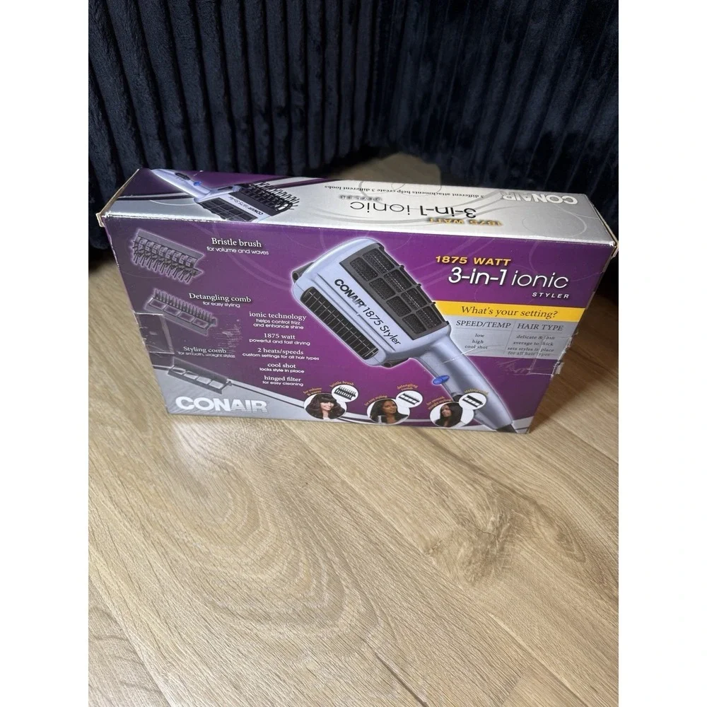 NEW in Box CONAIR 1875 Watt 3 in 1 Ionic Styler Hair Dryer Brush Comb Attachment